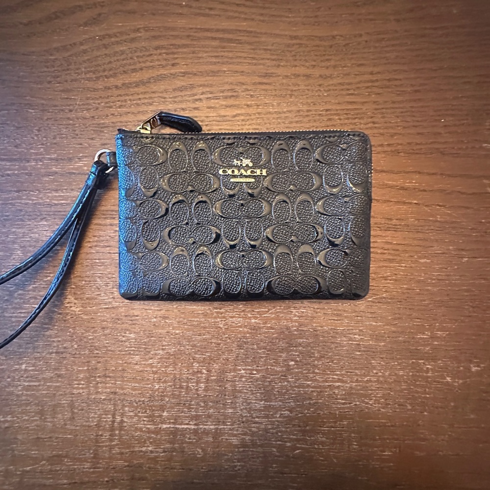 Coach Signature Debossed Patent Leather Wristlet | Great Condition,Lightly used